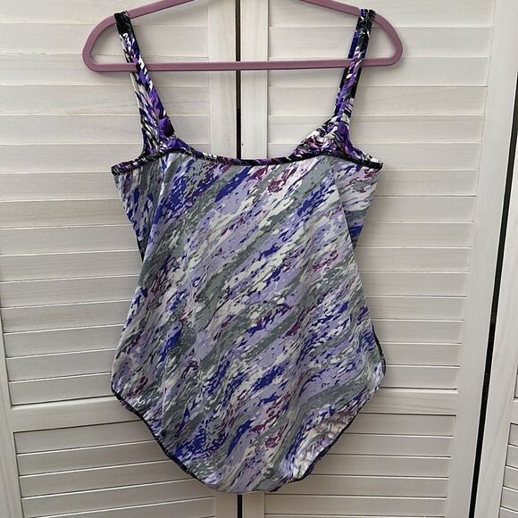 Croft & Barrow Swimsuit Size 16 One Piece Purple Splash NWOT - Picture 16 of 16